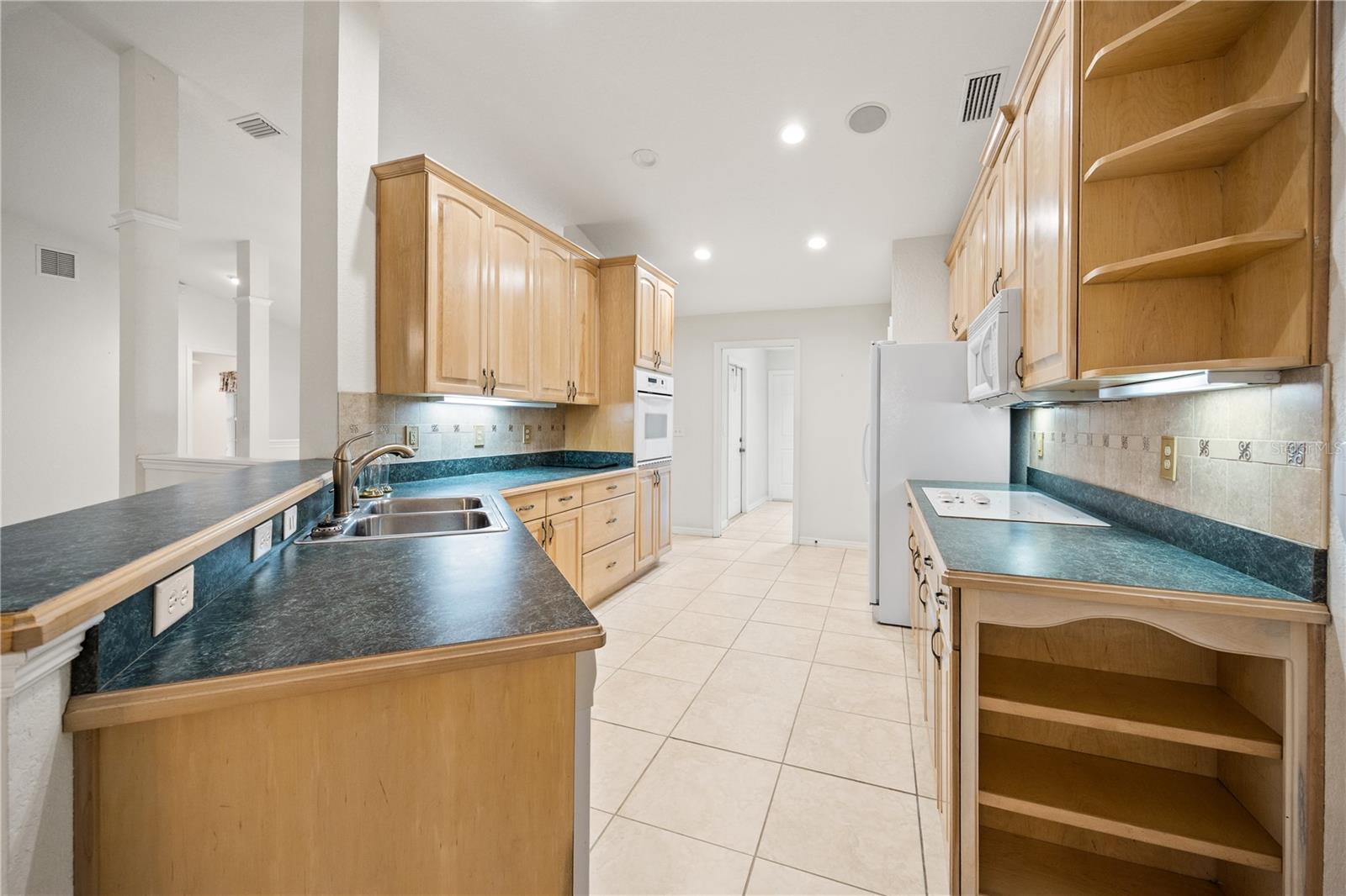 6208 SE 54TH TRL, CENTER HILL, FL, 33514