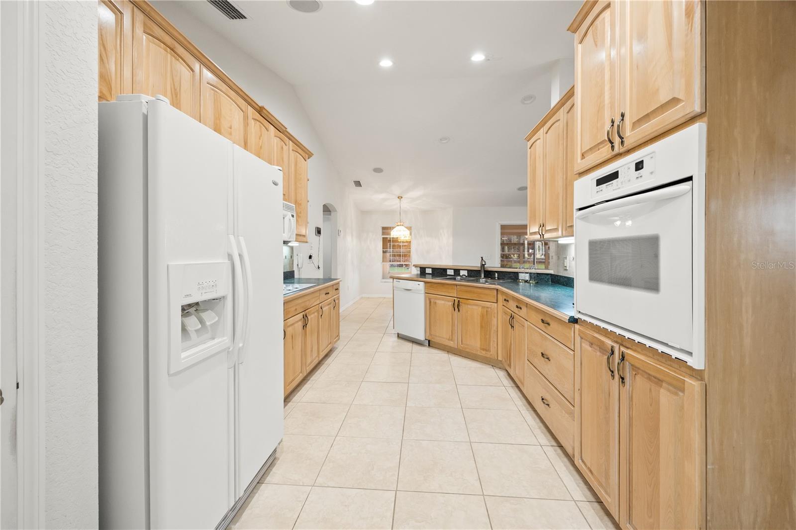 6208 SE 54TH TRL, CENTER HILL, FL, 33514