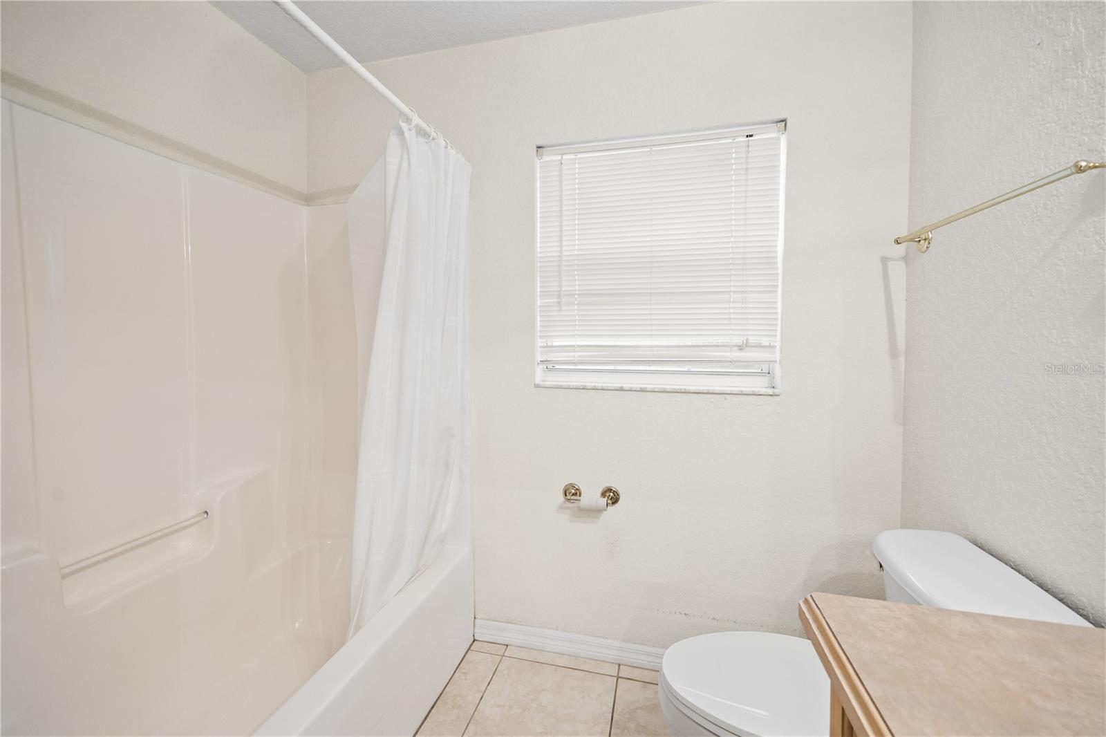 6208 SE 54TH TRL, CENTER HILL, FL, 33514