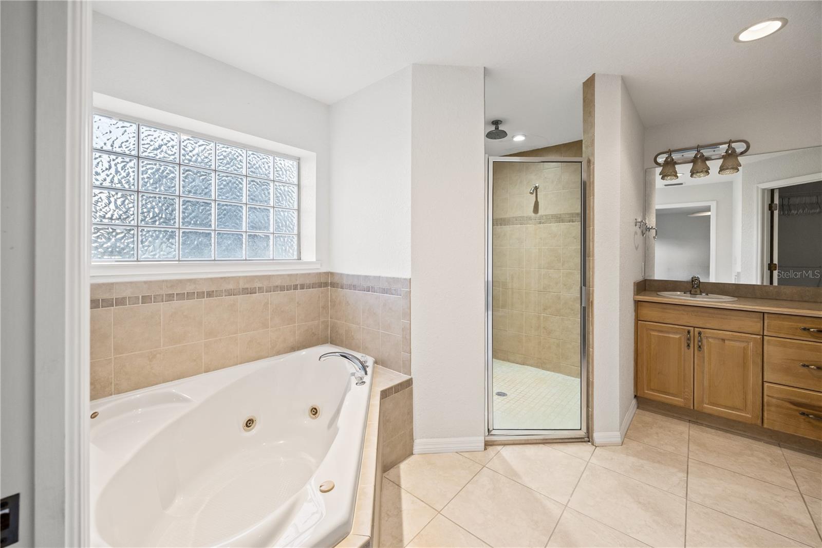 6208 SE 54TH TRL, CENTER HILL, FL, 33514