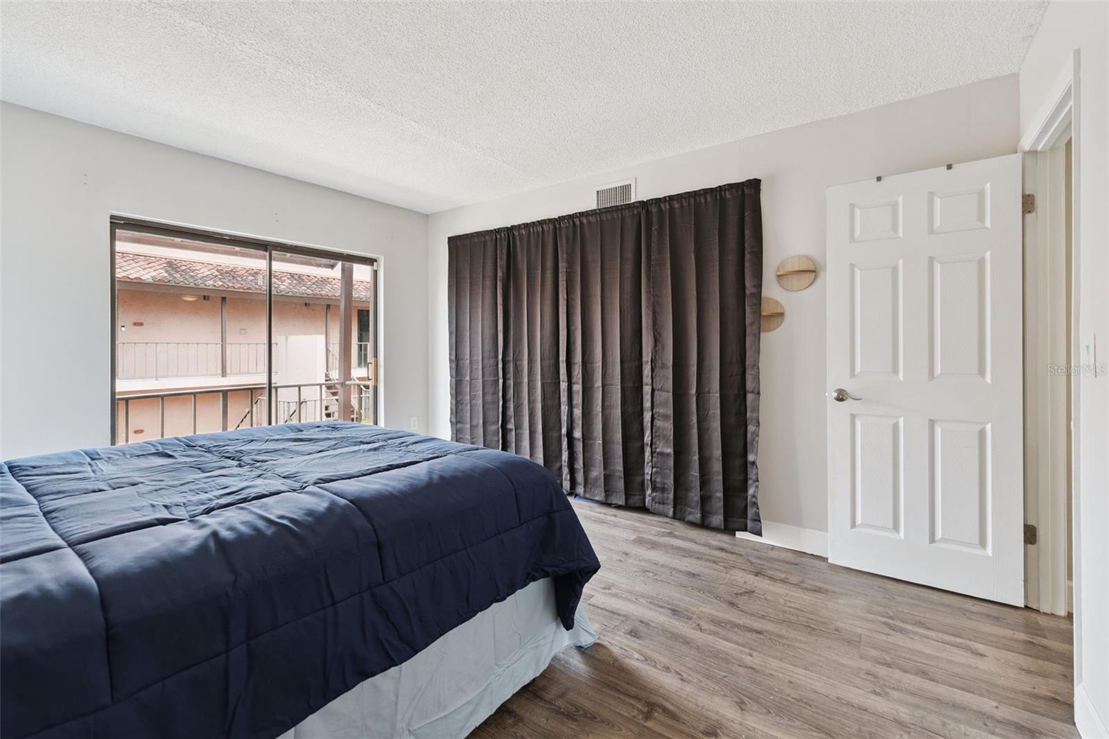 P4936783 Property Photo