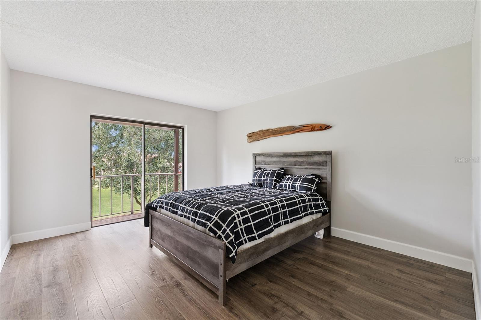 P4936783 Property Photo