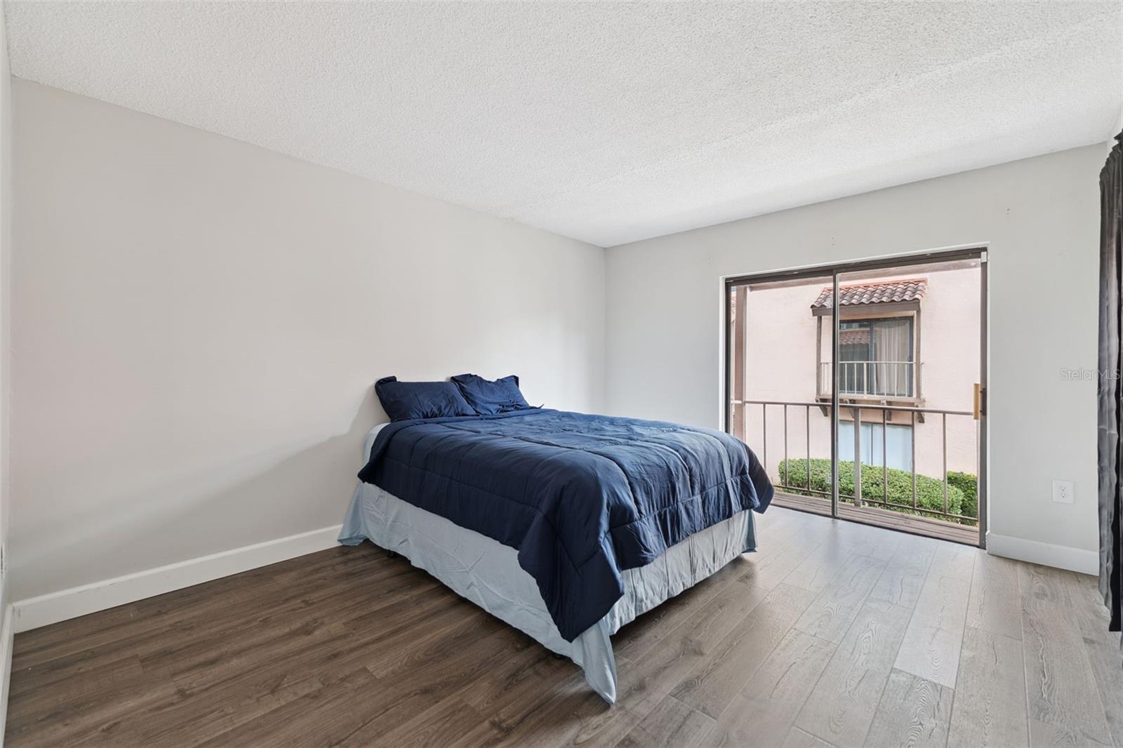 P4936783 Property Photo