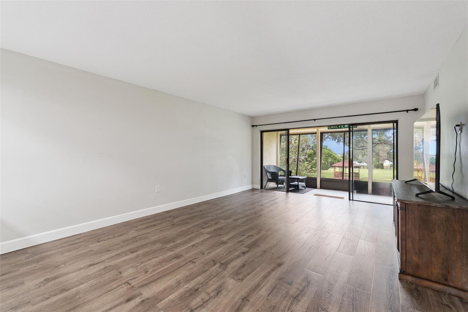 P4936783 Property Photo