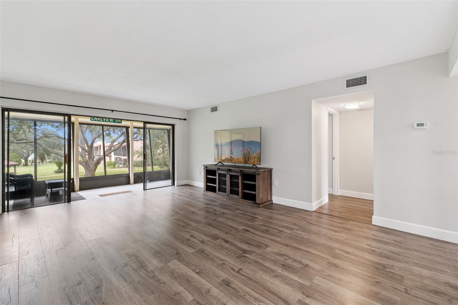 P4936783 Property Photo