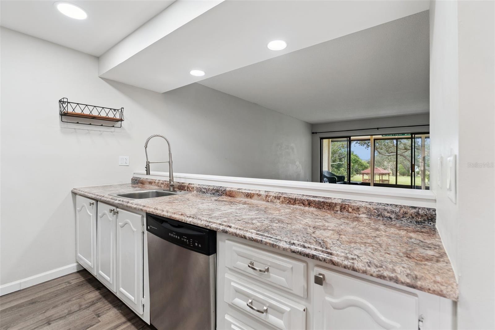 P4936783 Property Photo