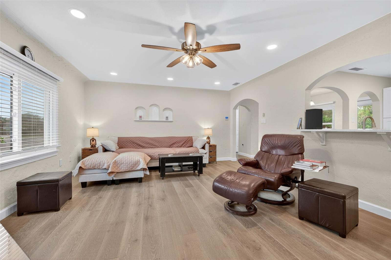 825 46TH ST N, ST PETERSBURG, FL, 33713