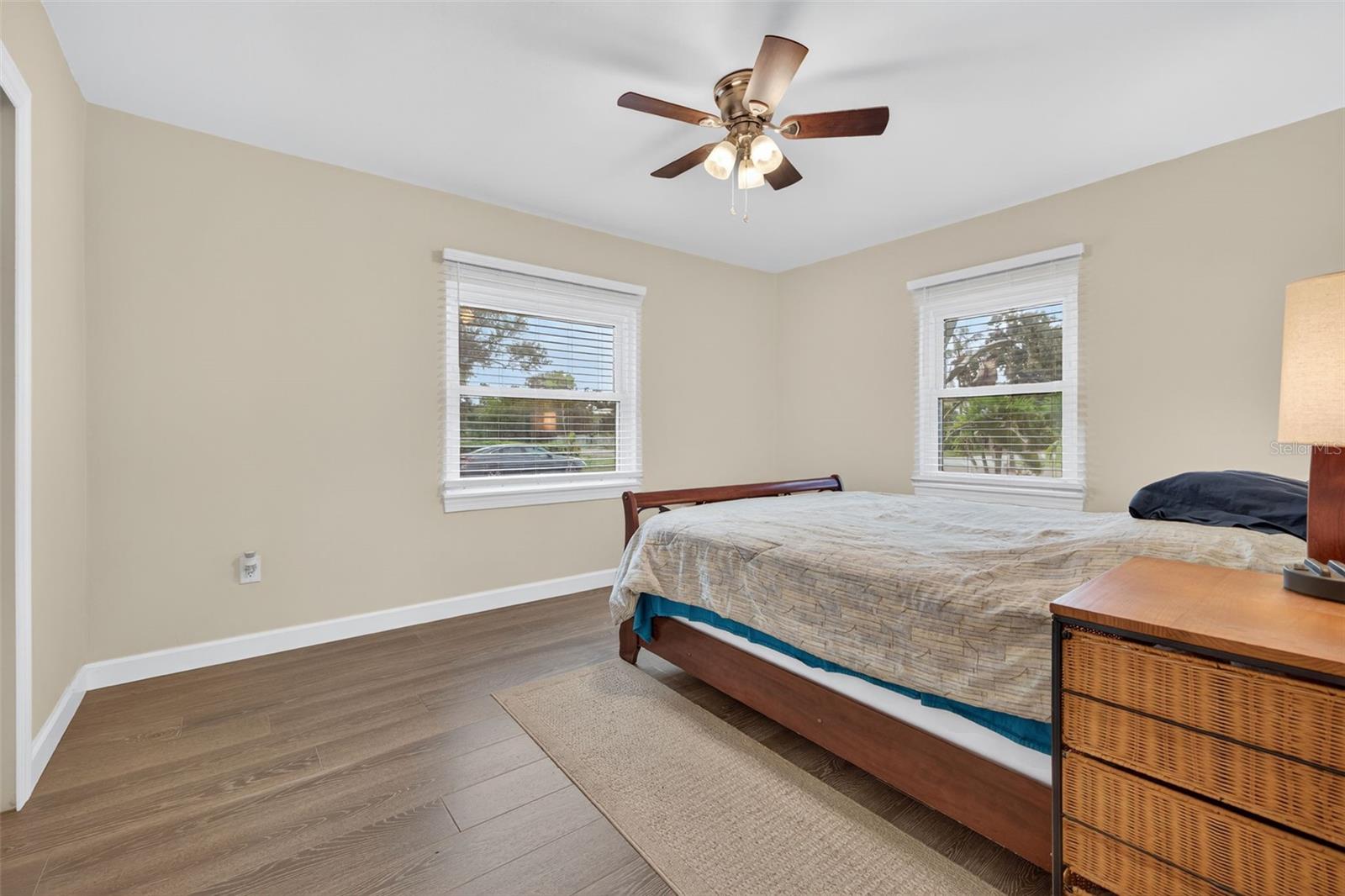 825 46TH ST N, ST PETERSBURG, FL, 33713