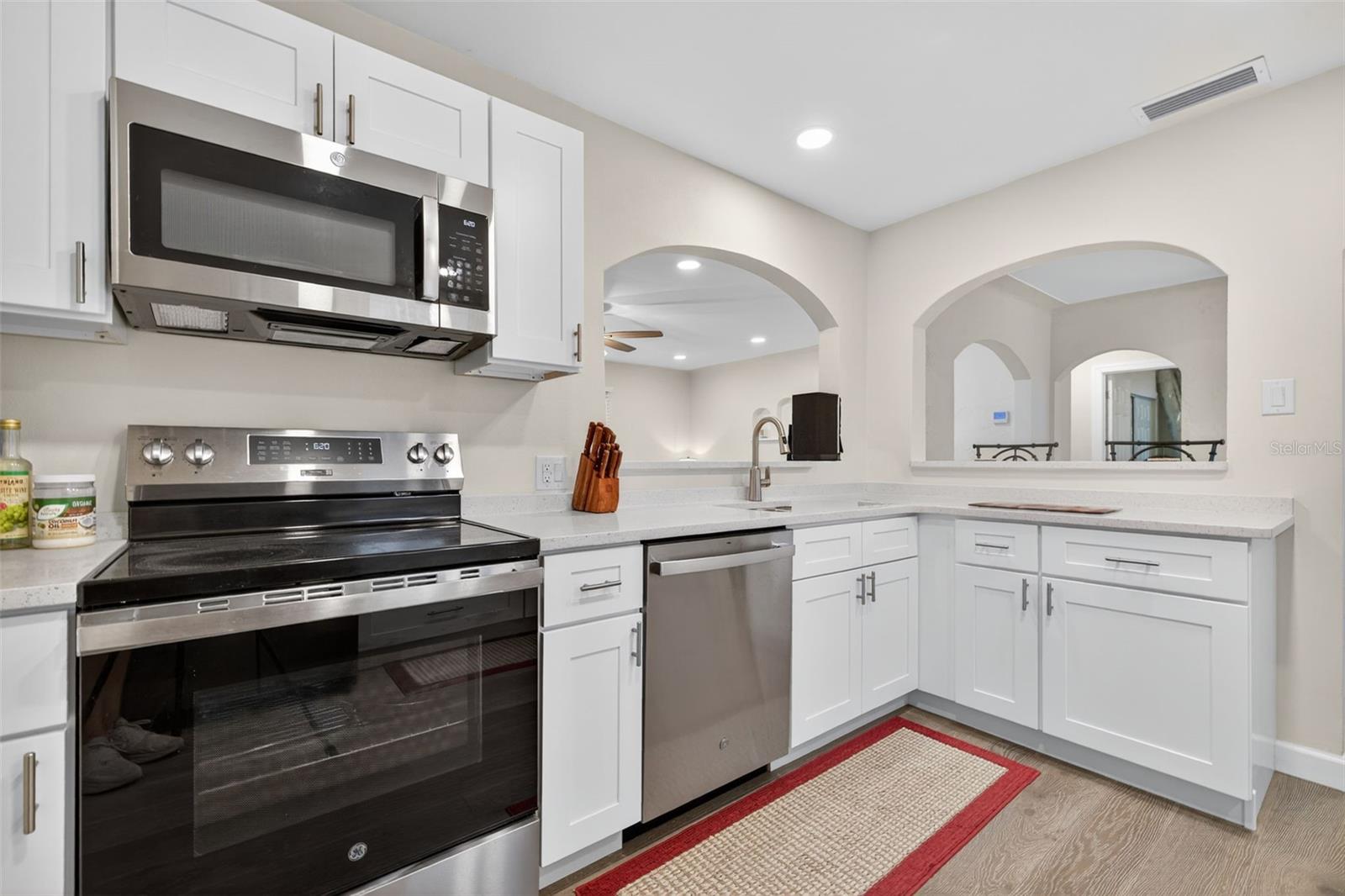 825 46TH ST N, ST PETERSBURG, FL, 33713