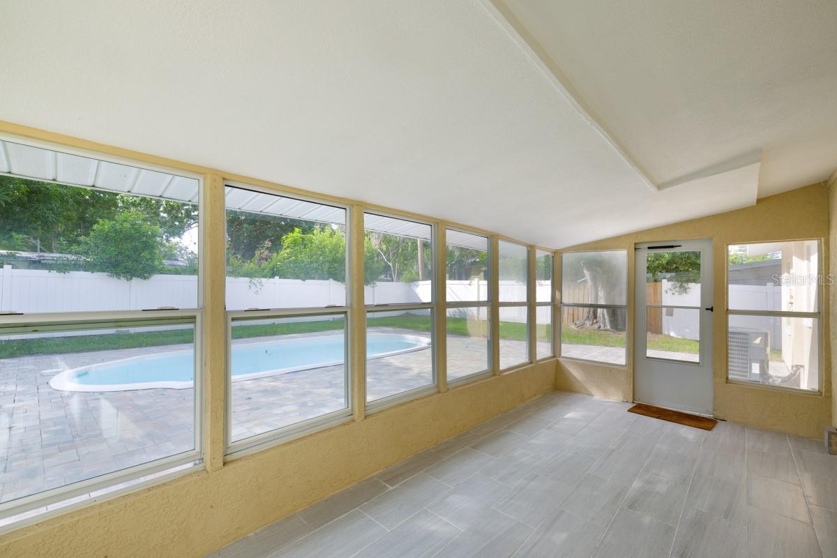 3936 NEPTUNE DR SE, ST PETERSBURG, FL, 33705