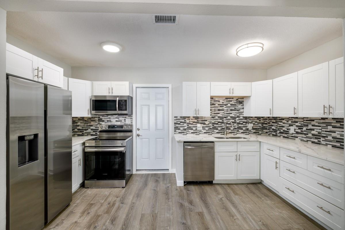 3936 NEPTUNE DR SE, ST PETERSBURG, FL, 33705