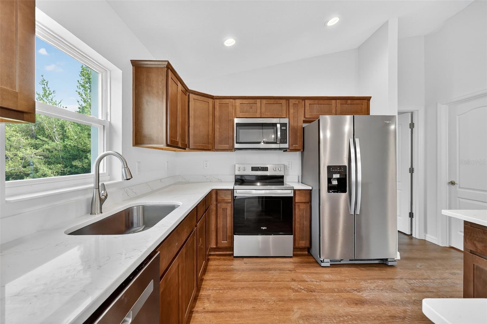 1220 PADGETT CIR, LADY LAKE, FL, 32159