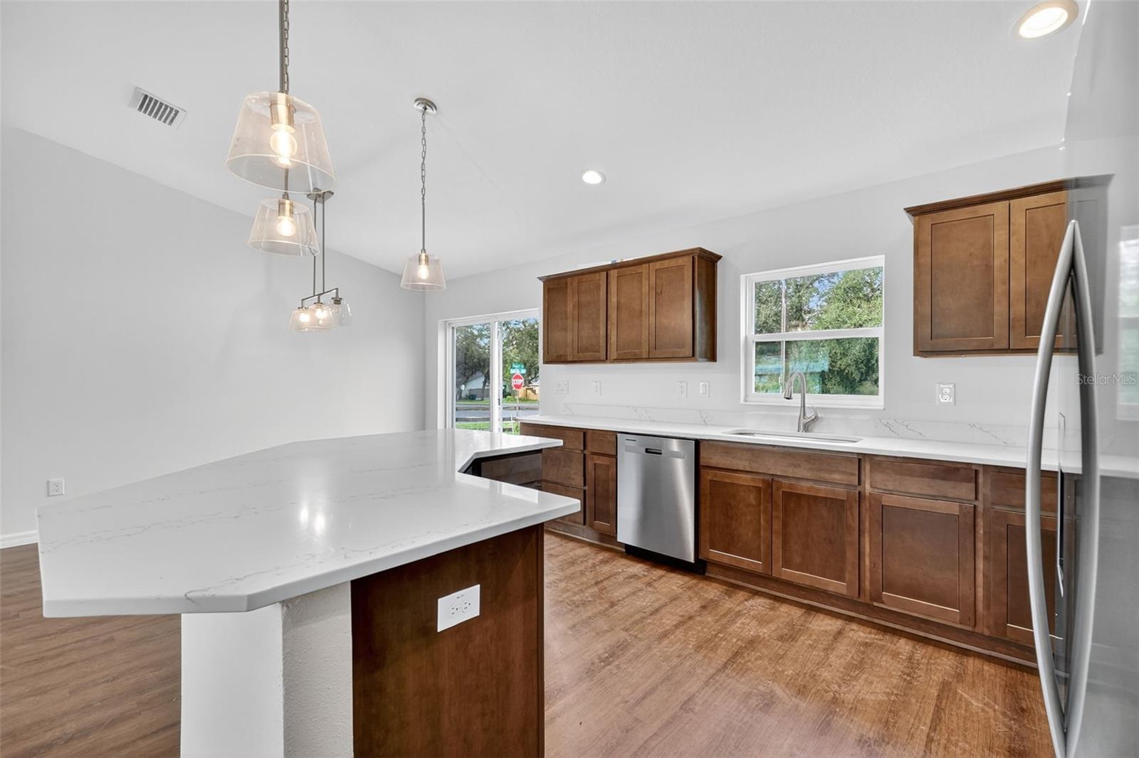 1220 PADGETT CIR, LADY LAKE, FL, 32159