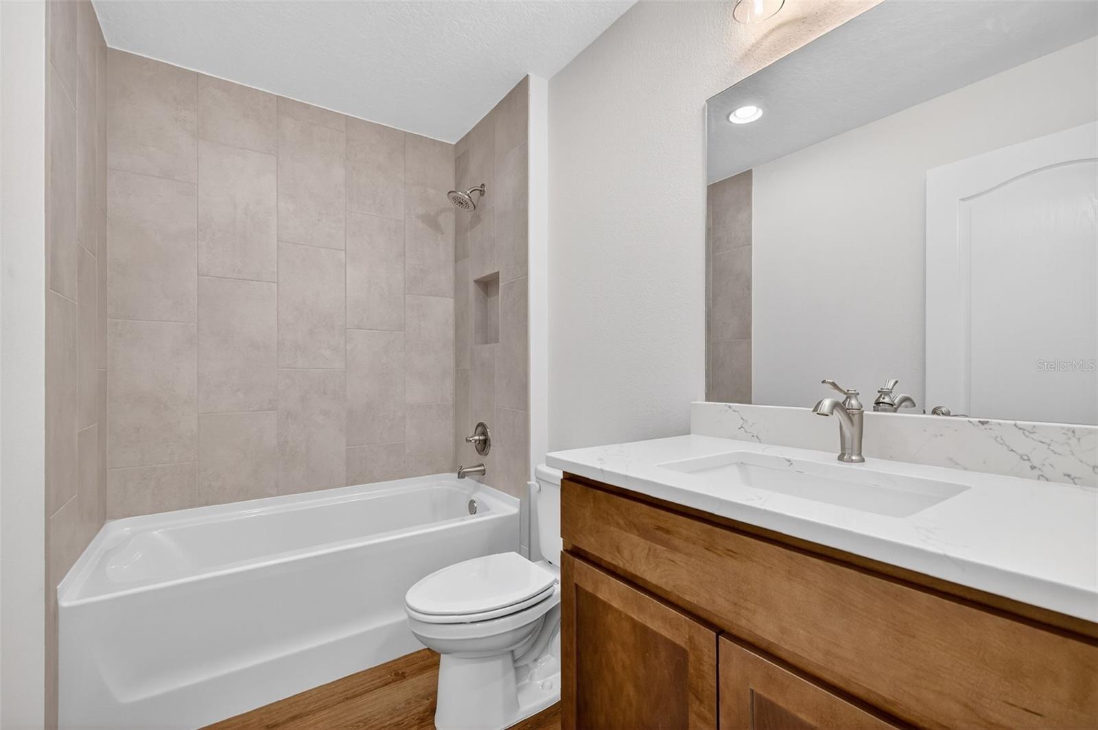 1220 PADGETT CIR, LADY LAKE, FL, 32159