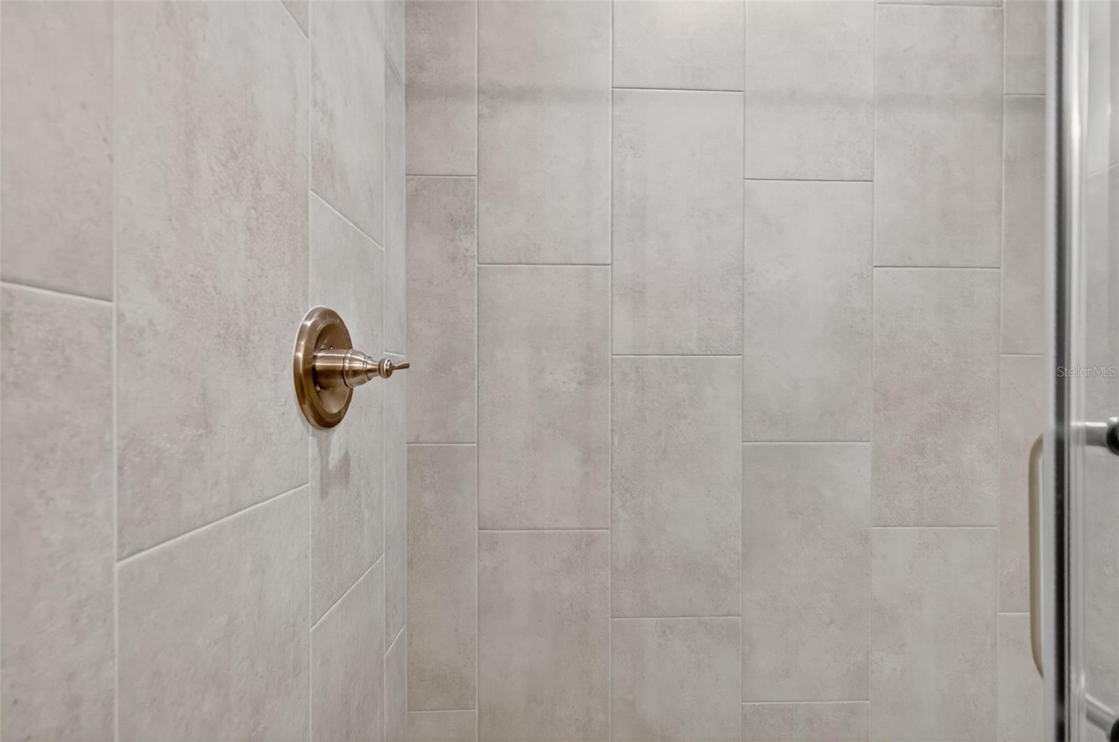 1220 PADGETT CIR, LADY LAKE, FL, 32159