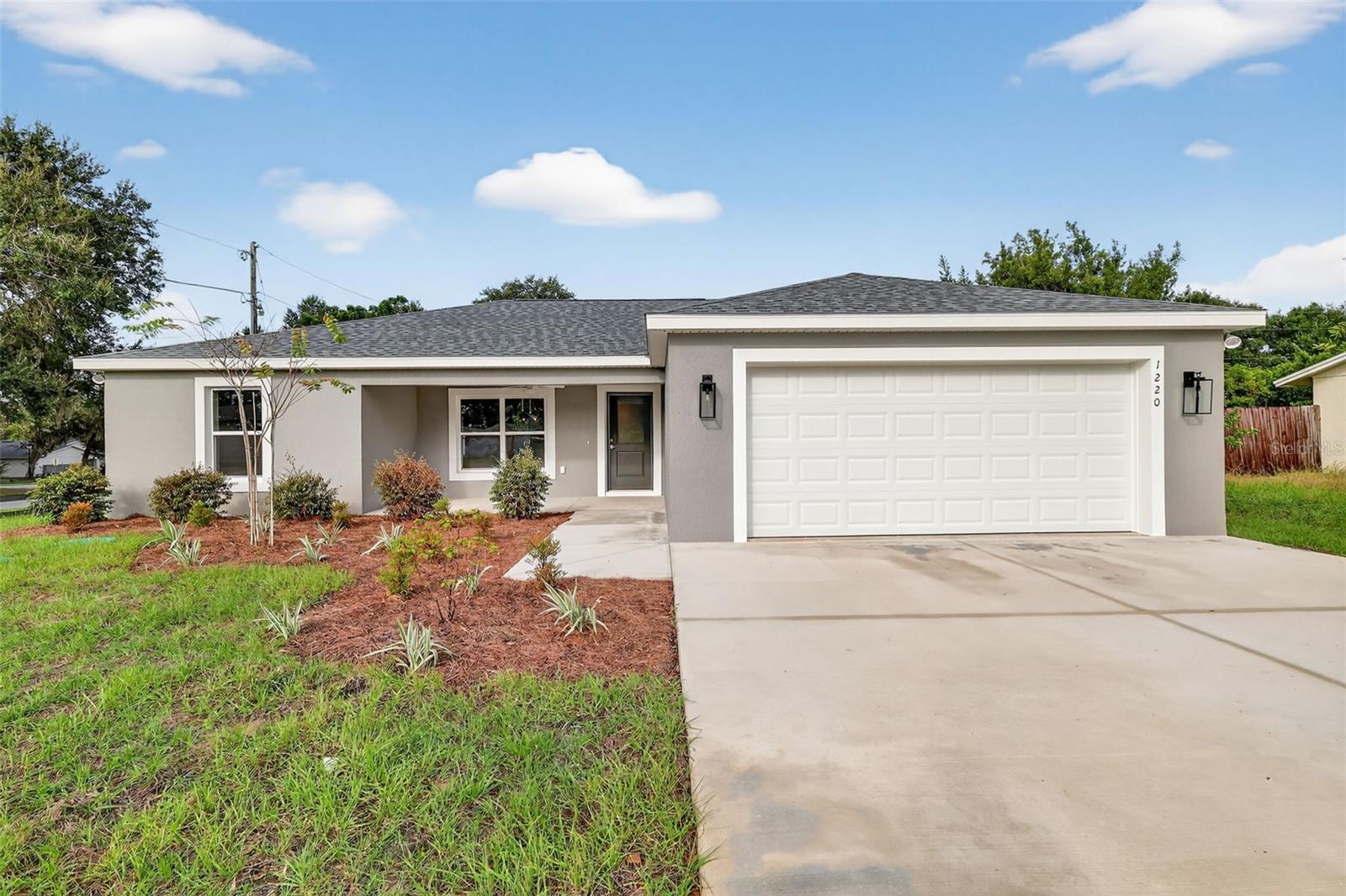 1220 PADGETT CIR, LADY LAKE, FL, 32159