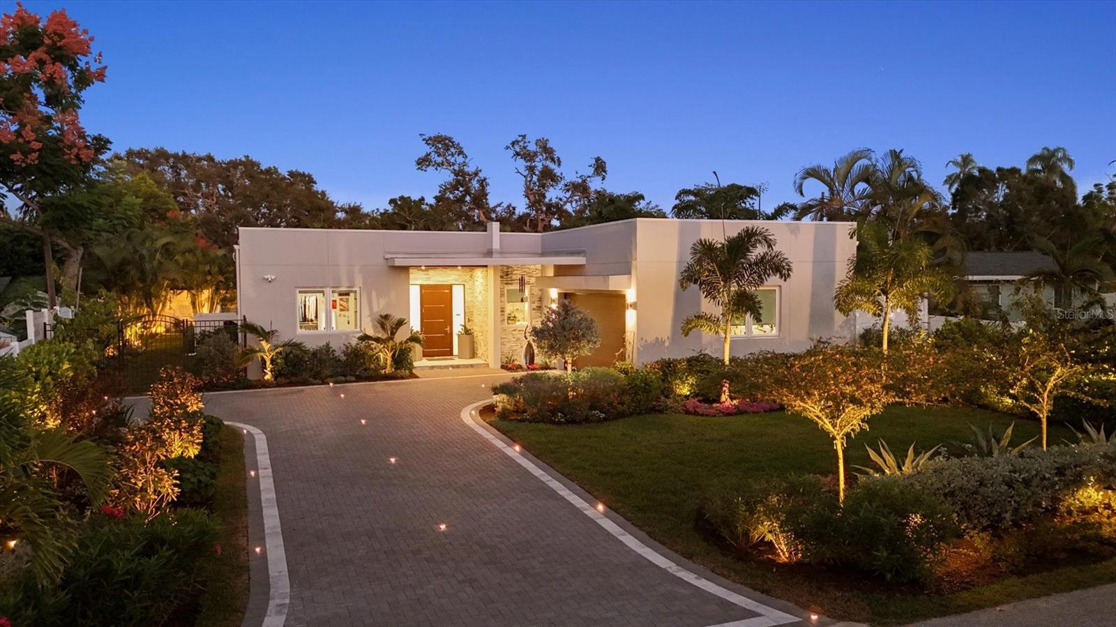 2711 BLOSSOM DR, SARASOTA, FL, 34239