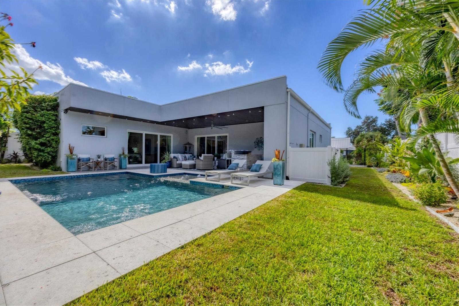 2711 BLOSSOM DR, SARASOTA, FL, 34239