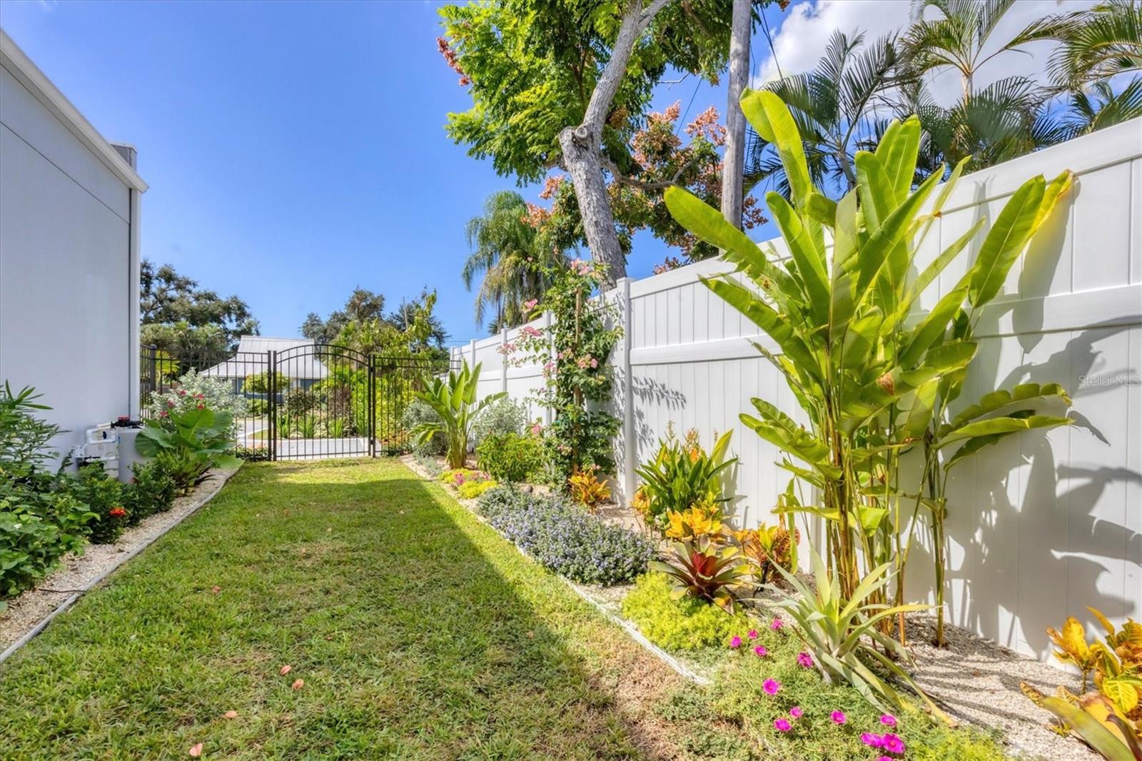 2711 BLOSSOM DR, SARASOTA, FL, 34239