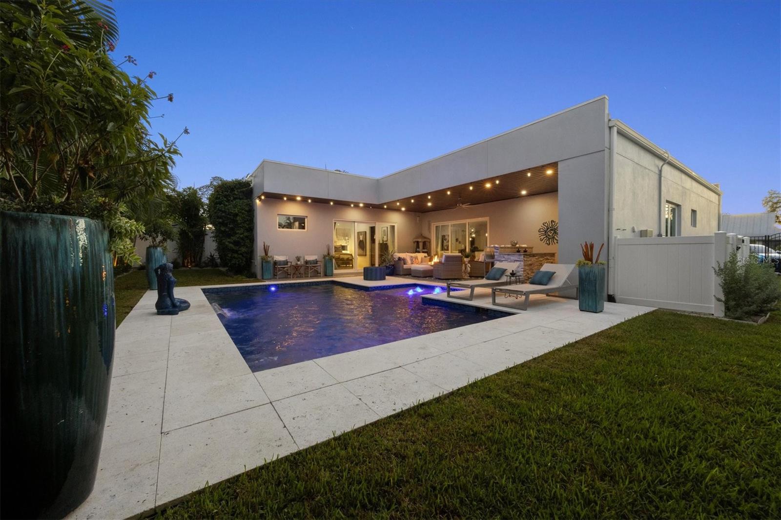 2711 BLOSSOM DR, SARASOTA, FL, 34239