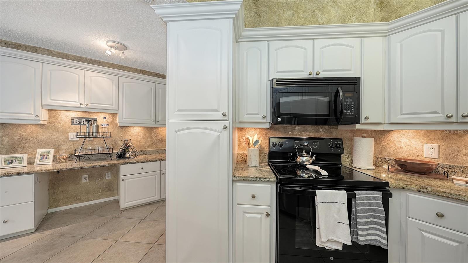 2246 CORK OAK ST W, SARASOTA, FL, 34232