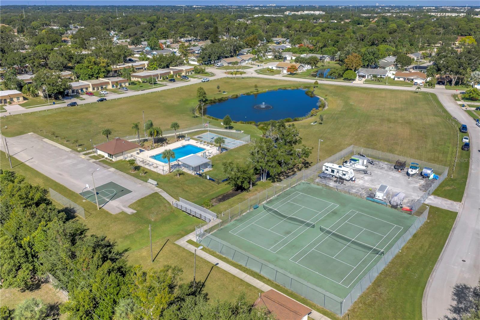 9858 83RD WAY, SEMINOLE, FL, 33777