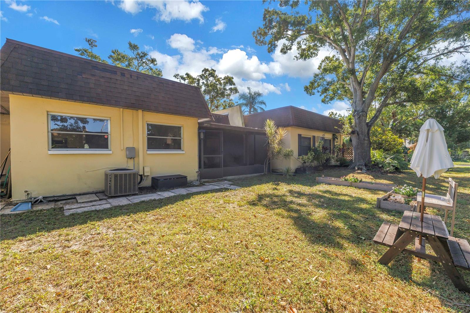 9858 83RD WAY, SEMINOLE, FL, 33777