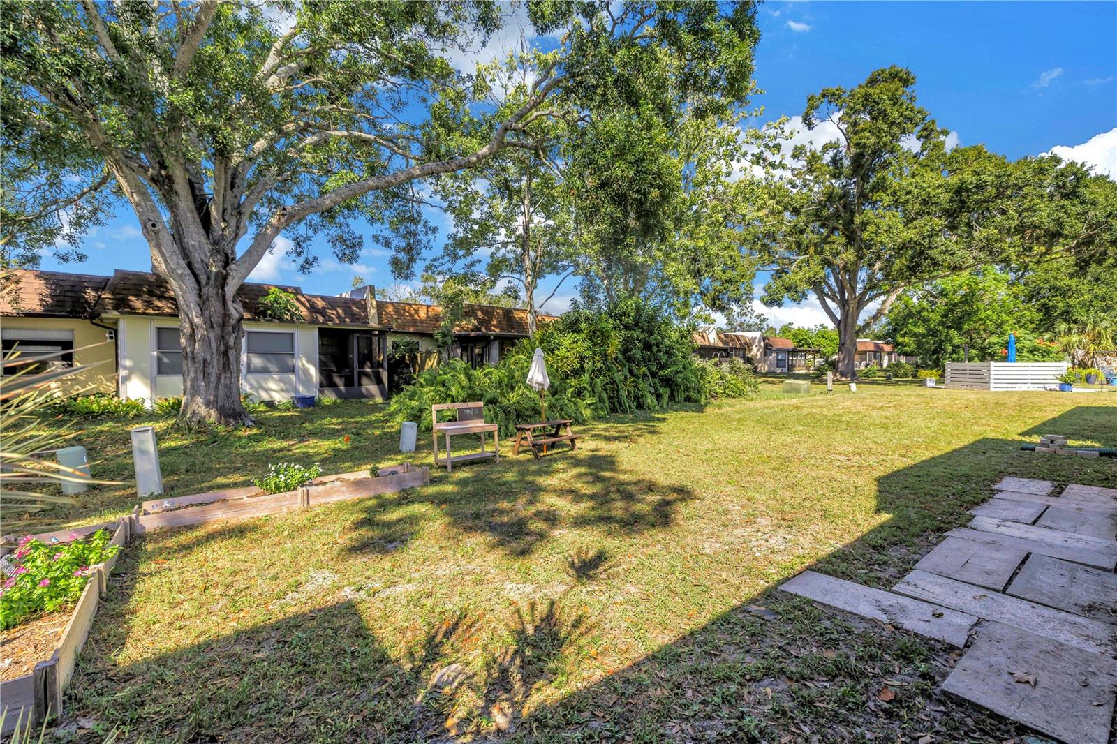 9858 83RD WAY, SEMINOLE, FL, 33777