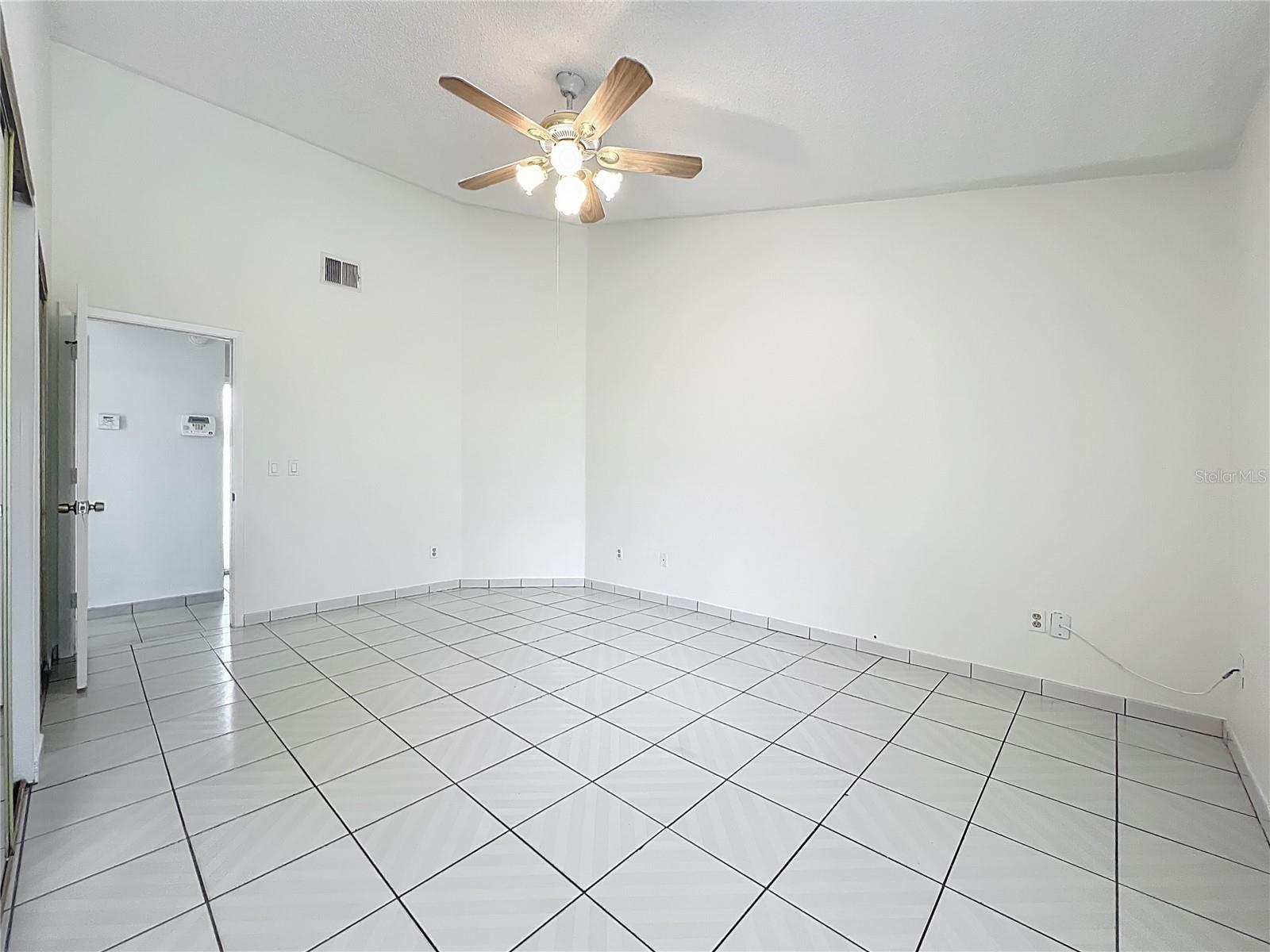 13131 LOS ANGELES WOODS LN LN, ORLANDO, FL, 32824