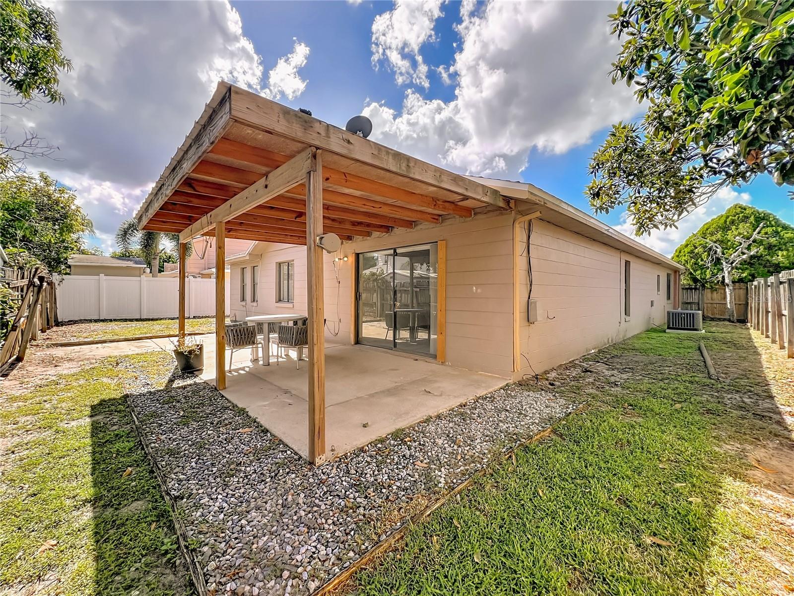 13131 LOS ANGELES WOODS LN LN, ORLANDO, FL, 32824