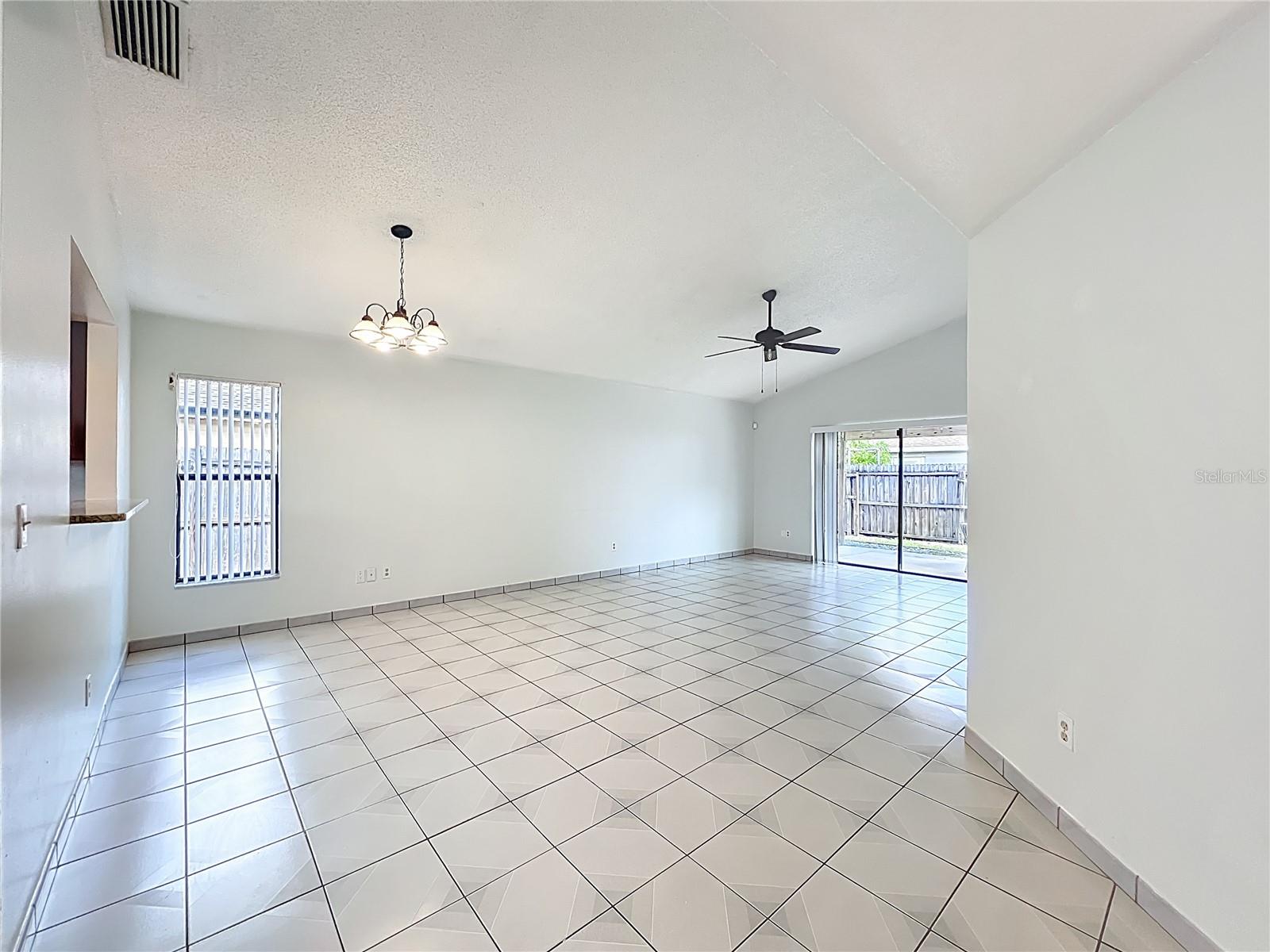 13131 LOS ANGELES WOODS LN LN, ORLANDO, FL, 32824
