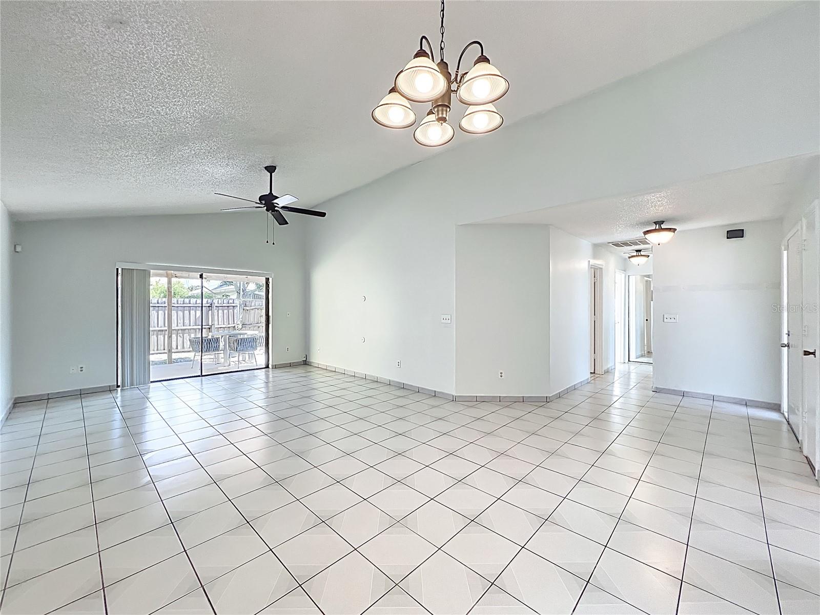 13131 LOS ANGELES WOODS LN LN, ORLANDO, FL, 32824