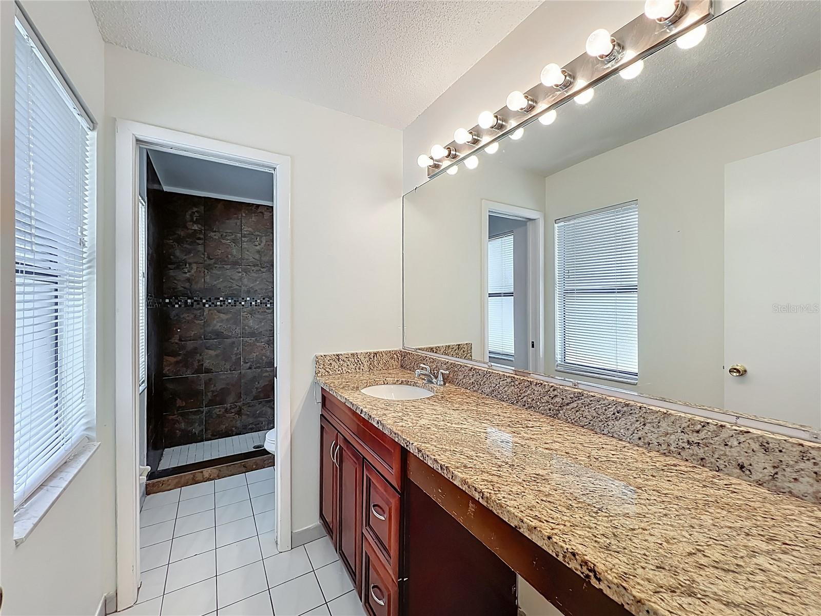 13131 LOS ANGELES WOODS LN LN, ORLANDO, FL, 32824