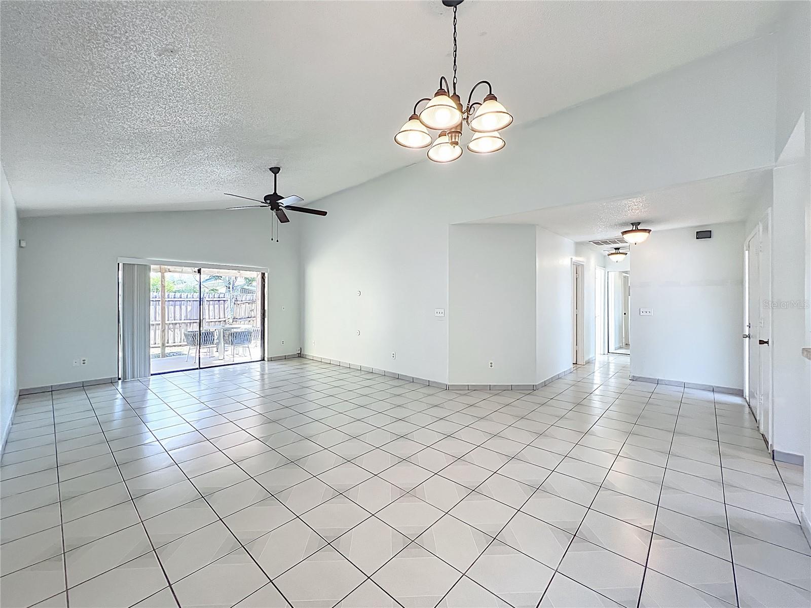 13131 LOS ANGELES WOODS LN LN, ORLANDO, FL, 32824