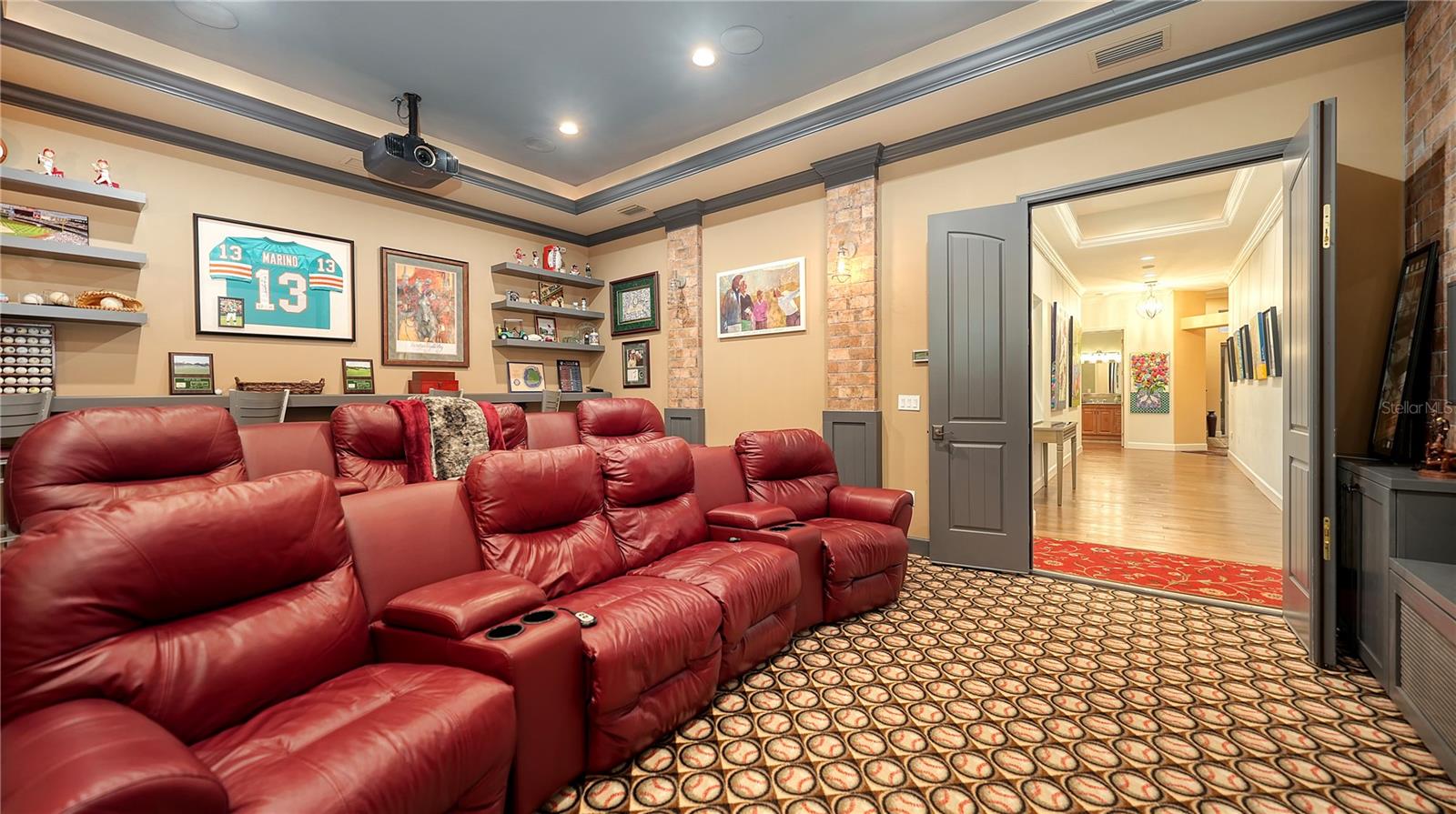 A4669348 Property Photo