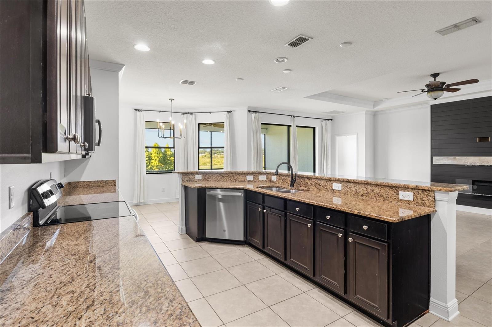 4056 SUNSET LAKE DR, LAKELAND, FL, 33810