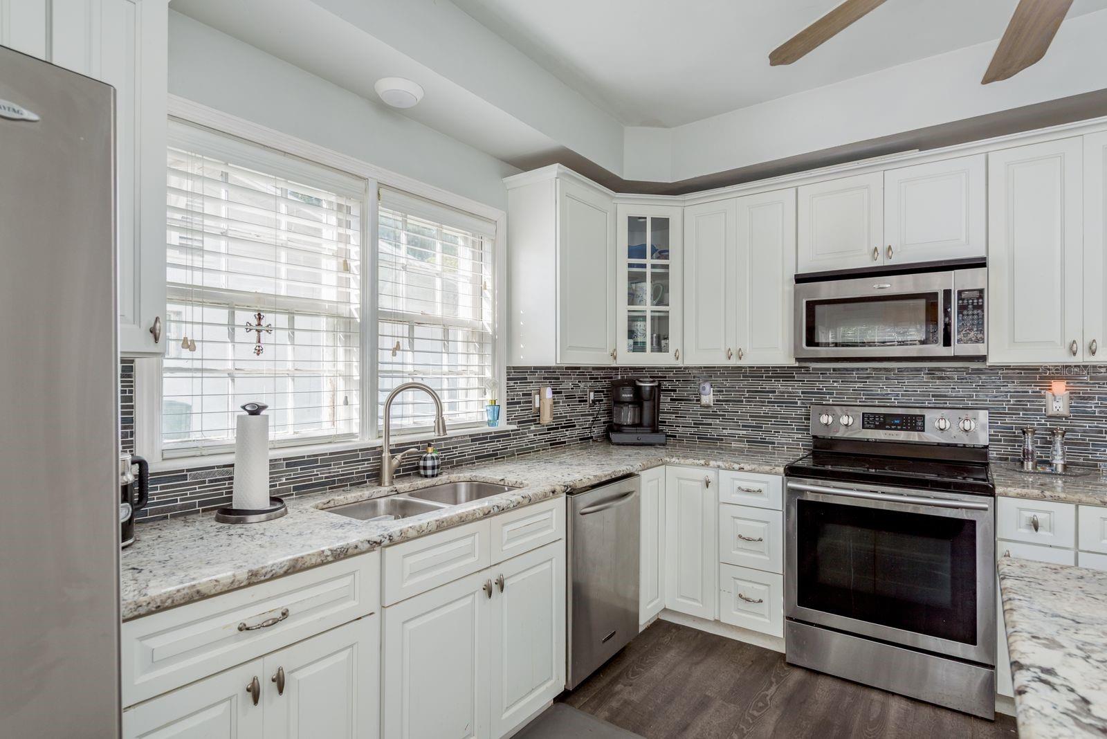 1111 W LINE ST, LEESBURG, FL, 34748