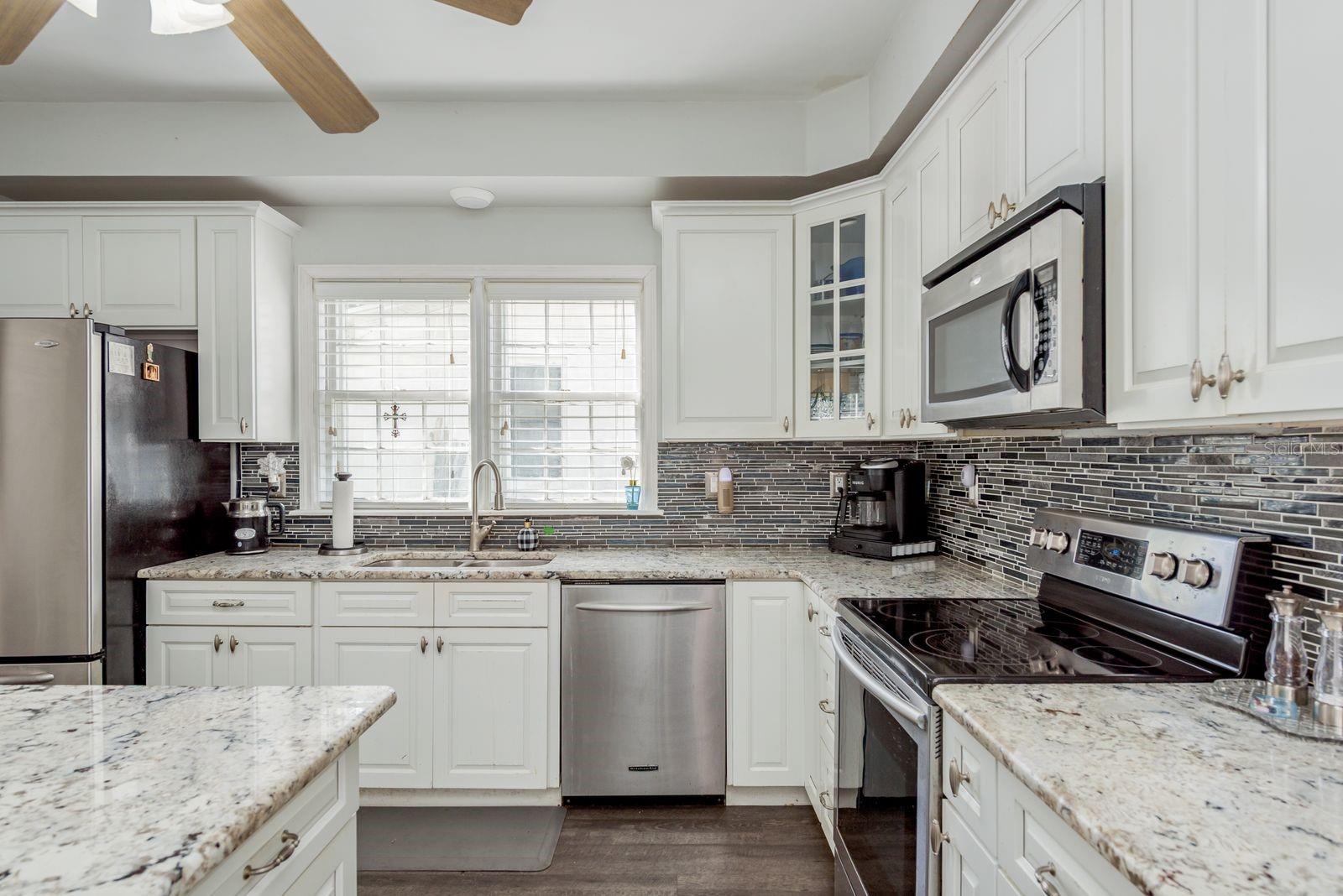 1111 W LINE ST, LEESBURG, FL, 34748