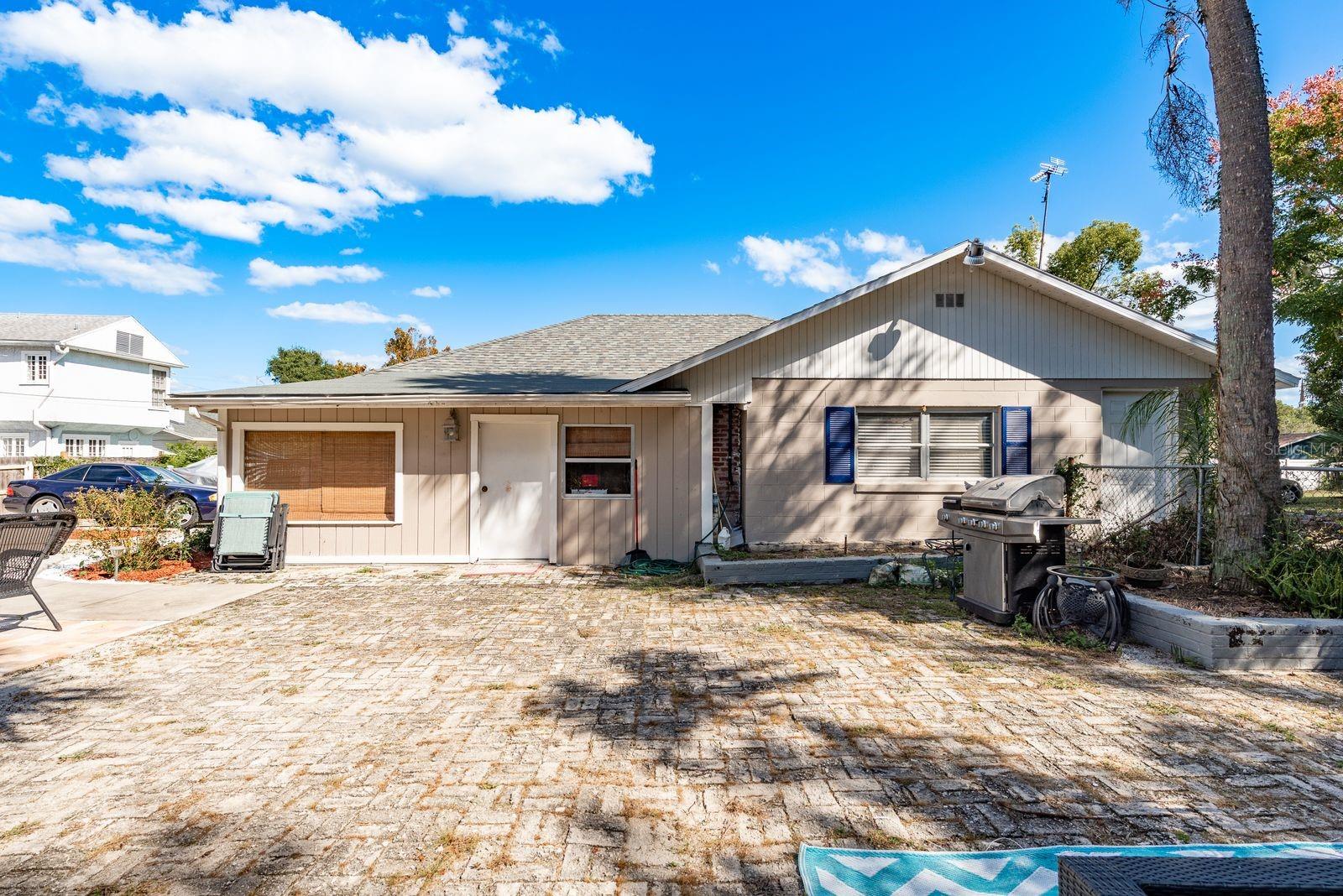 1111 W LINE ST, LEESBURG, FL, 34748