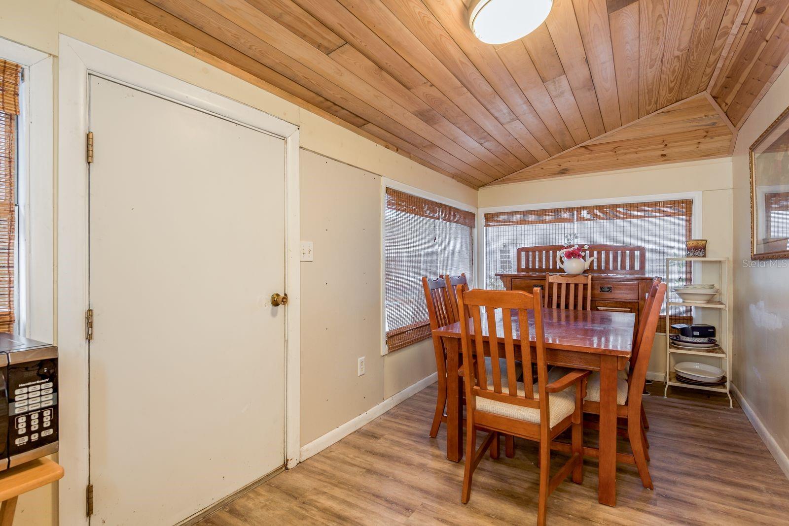 1111 W LINE ST, LEESBURG, FL, 34748