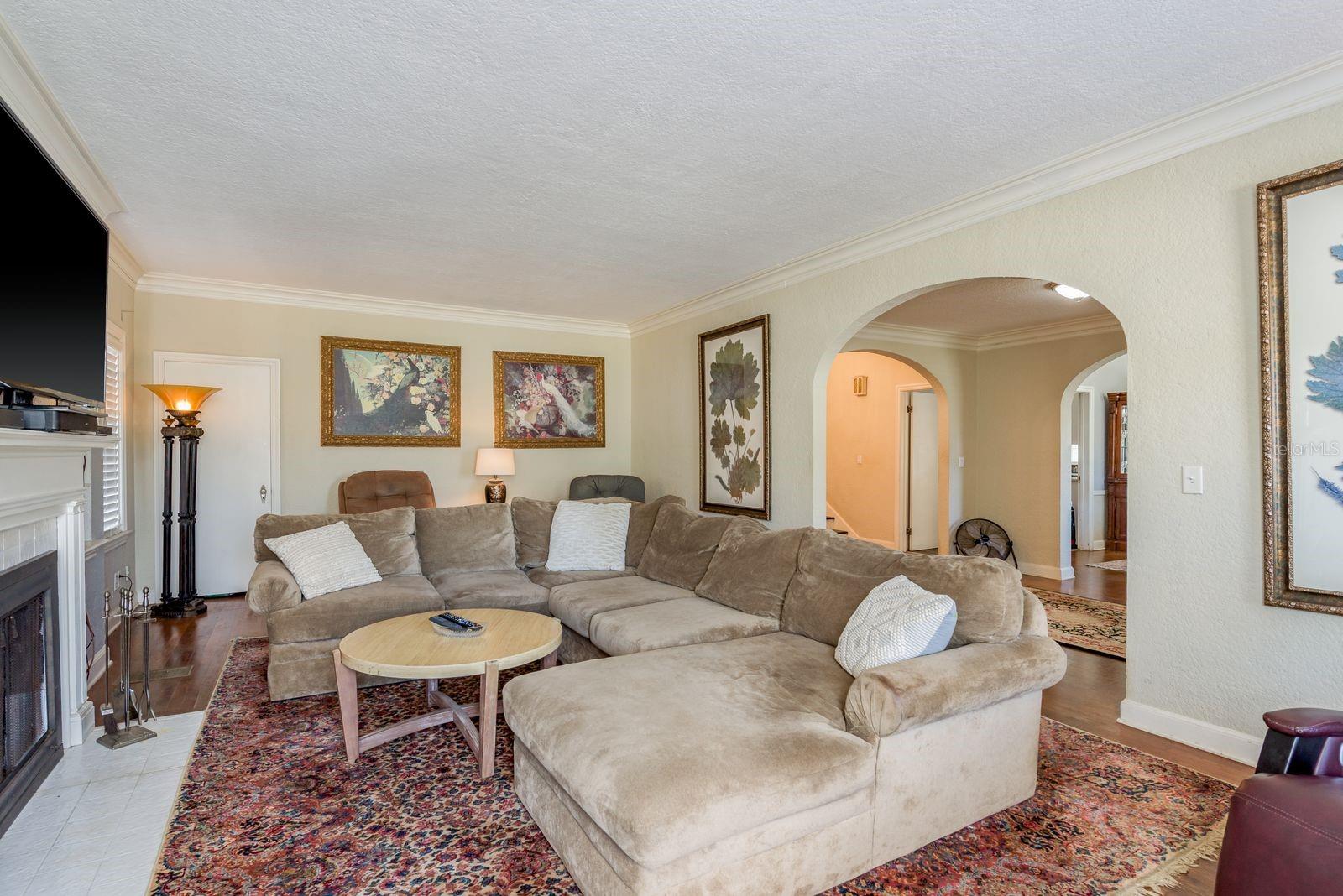 1111 W LINE ST, LEESBURG, FL, 34748