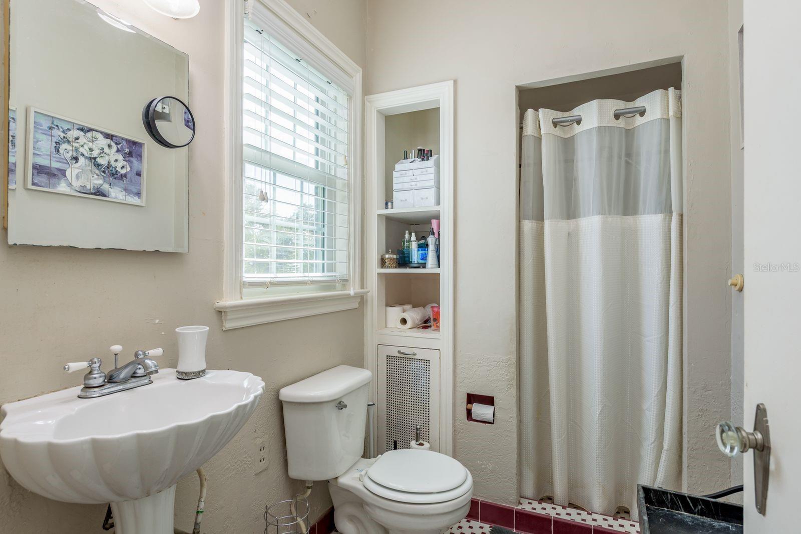 1111 W LINE ST, LEESBURG, FL, 34748