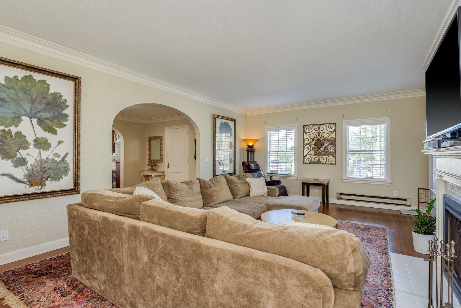 1111 W LINE ST, LEESBURG, FL, 34748