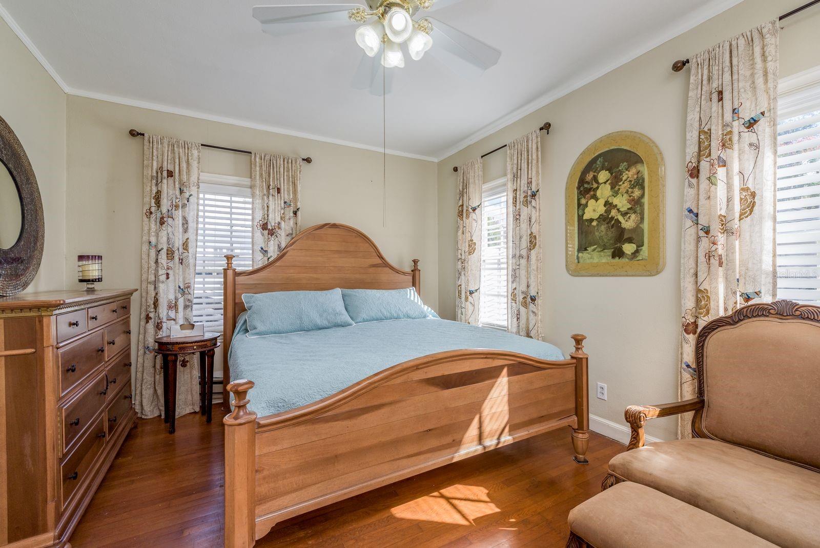 1111 W LINE ST, LEESBURG, FL, 34748