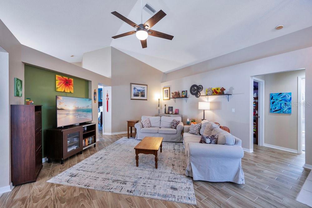 8218 CARRIAGE POINTE DR, GIBSONTON, FL, 33534