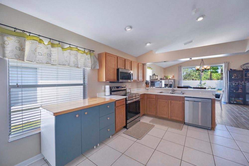 8218 CARRIAGE POINTE DR, GIBSONTON, FL, 33534