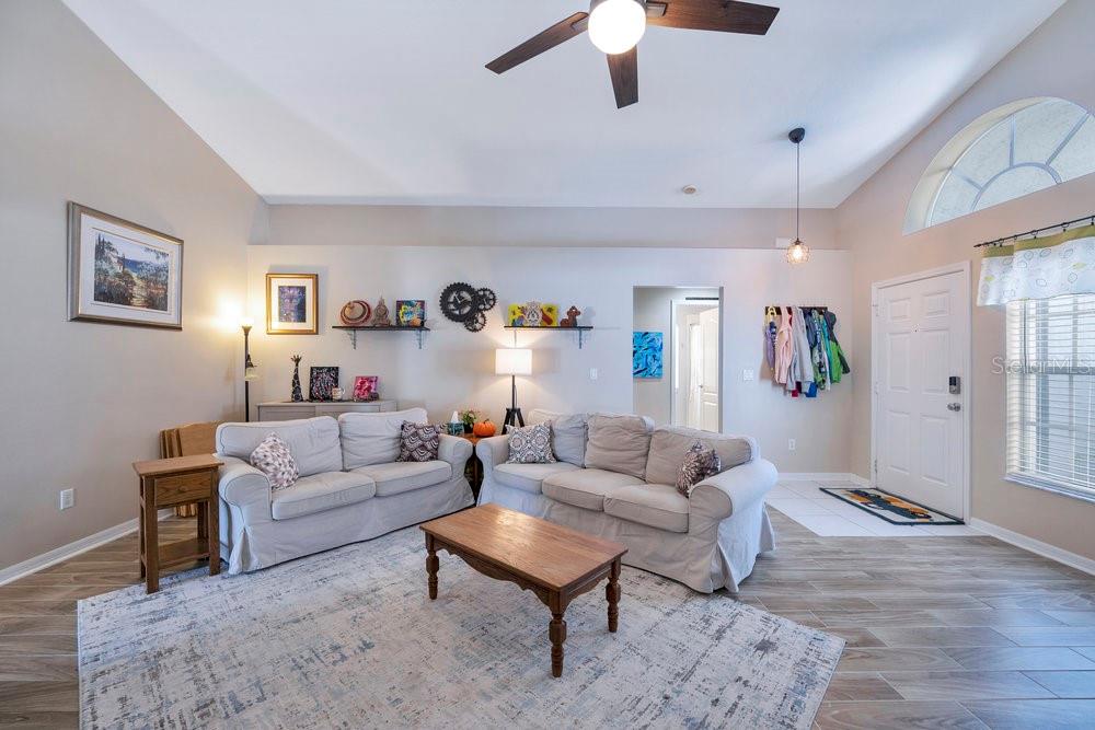 8218 CARRIAGE POINTE DR, GIBSONTON, FL, 33534