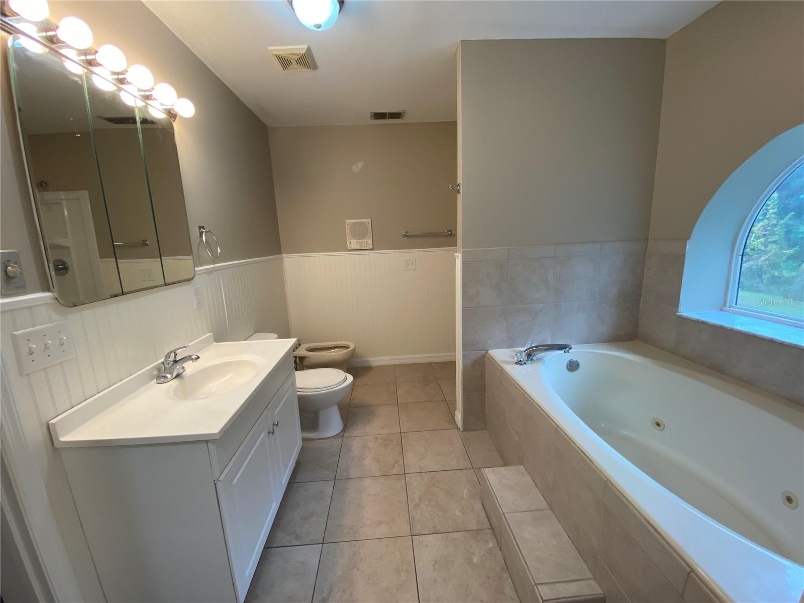 2431 NW 4TH TER, GAINESVILLE, FL, 32609