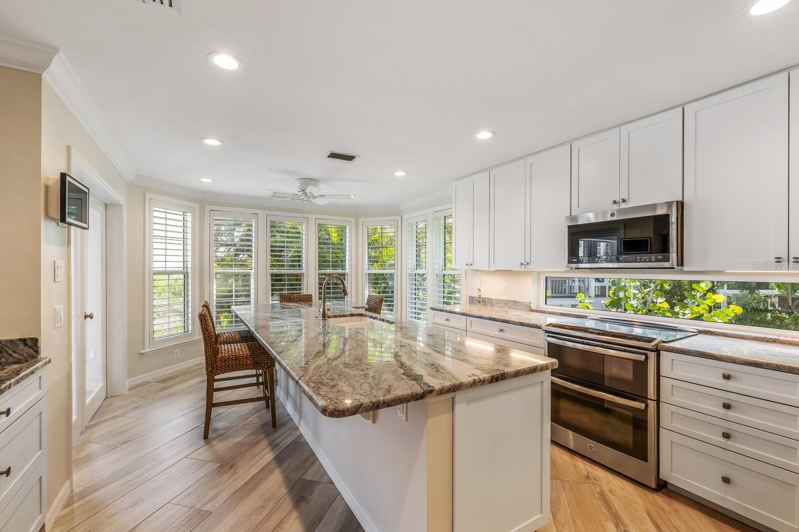 D6144387 Property Photo