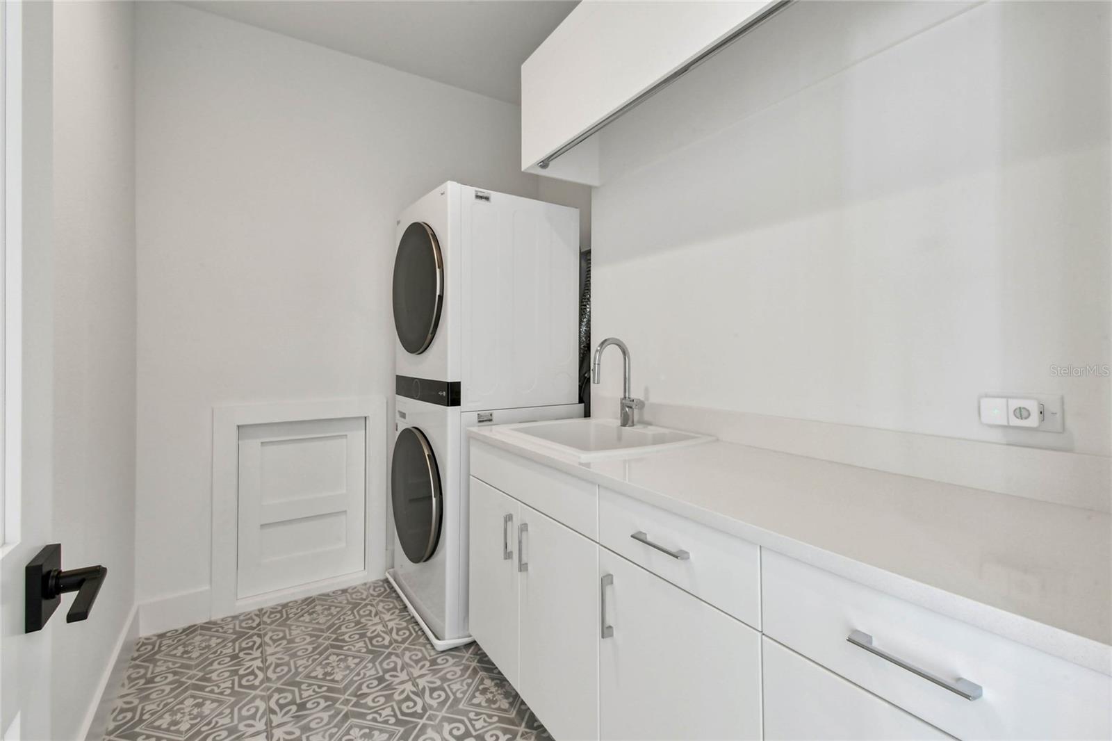 14906 N ROME AVE, TAMPA, FL, 33613